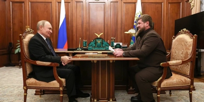 Cлухи о том, что Рамзан Кадыров болен и лежит при смерти из-за болезни почек — свежие новости о главе Чечни 08.07.2023г