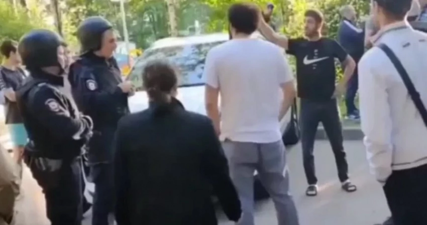 В Санкт-Петербурге мигрант из Египта пытался утопить двух несовершеннолетних девочек в озере, что известно о ЧП