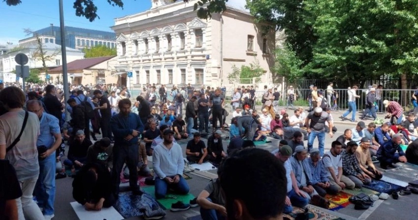 Акция мусульман в Москве сегодня, что известно о реакции Рамзана Кадырова, как отреагировал депутат
