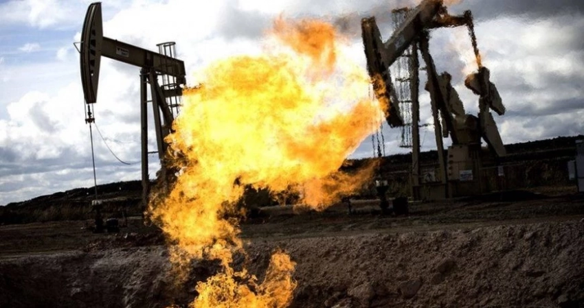 Нефтяные цены 4 июля стабилизировались на фоне сокращений добычи и неоднозначных экономических данных