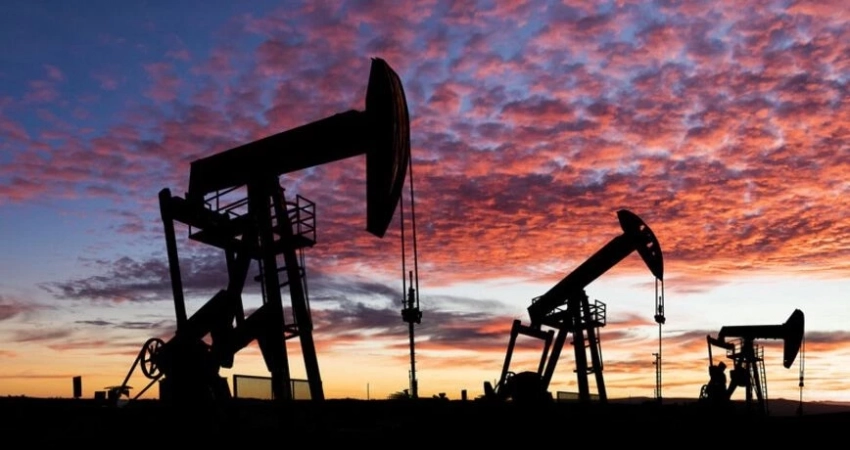 Нефтяные цены растут на ожиданиях по добыче: последние новости