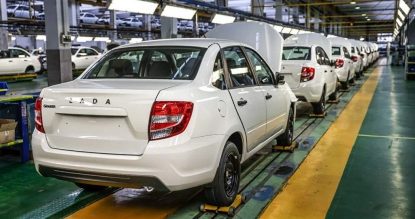 Как ослабление рубля повлияет на цену Lada, что об этом известно на сегодняшний день