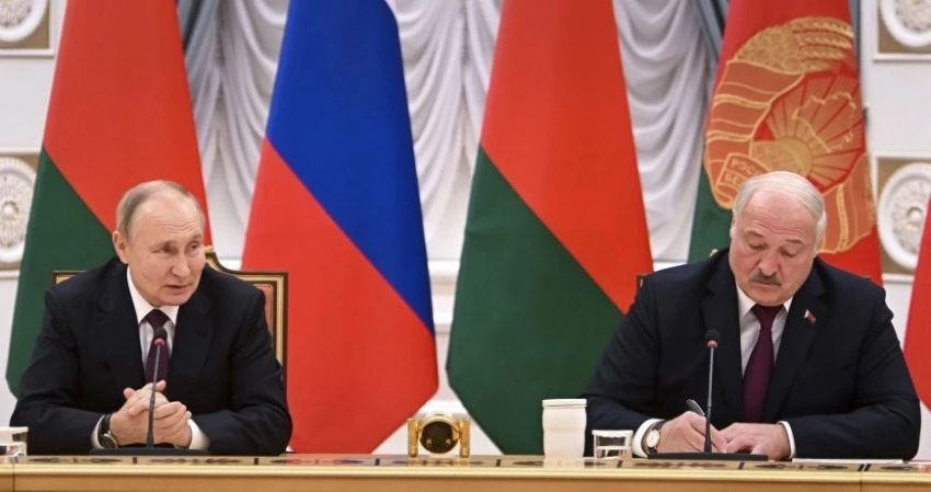 Путин поздравил Лукашенко с Днем независимости Республики Беларусь, что Александр Григорьевич говорит о России