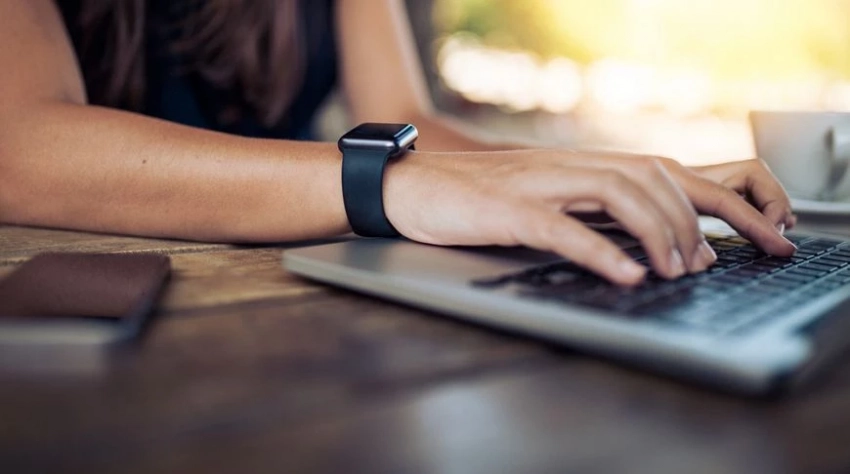 Треш-стримерша Жади, угрожавшая зарезать своего сына в прямом эфире, была задержана