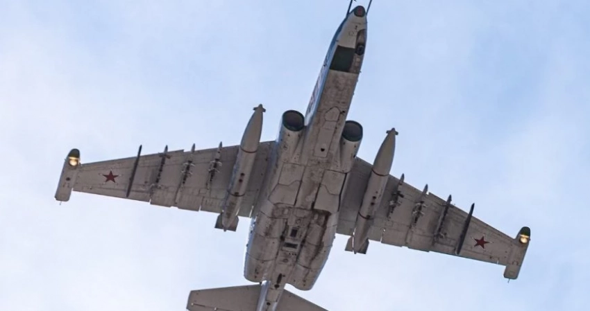Российский штурмовик Су-25 рухнул в Азовское море: что сейчас с пилотом