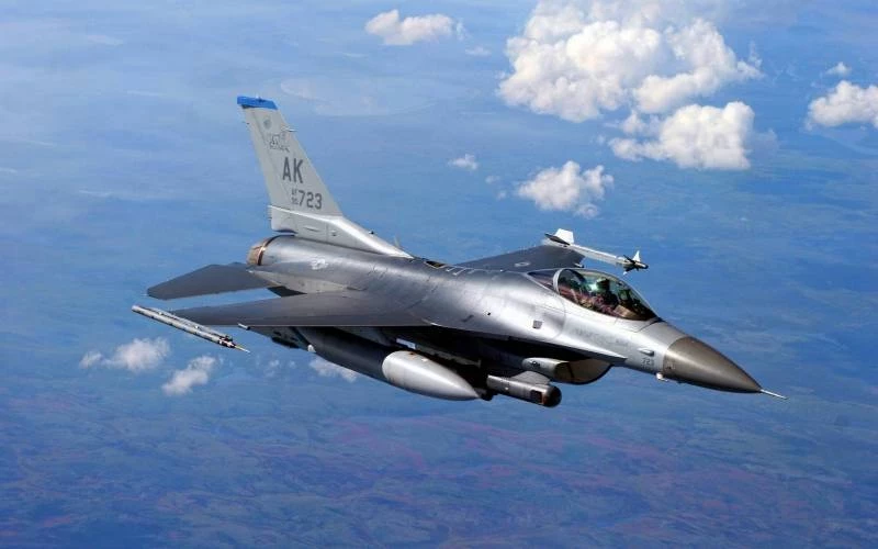 Украина не научит пилотов управлять F-16 до лета 2024 — США взвешивают следующие шаги после застопорившегося контрнаступа ВСУ