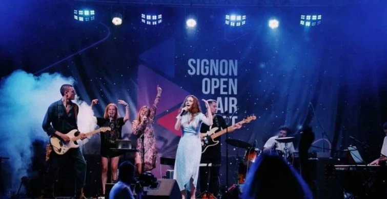 Женя Львовская успешно выступила с сольным концертом на СИГНОН Open Air Fest 2023 — «Слово без границ» — новости России и мира сегодня