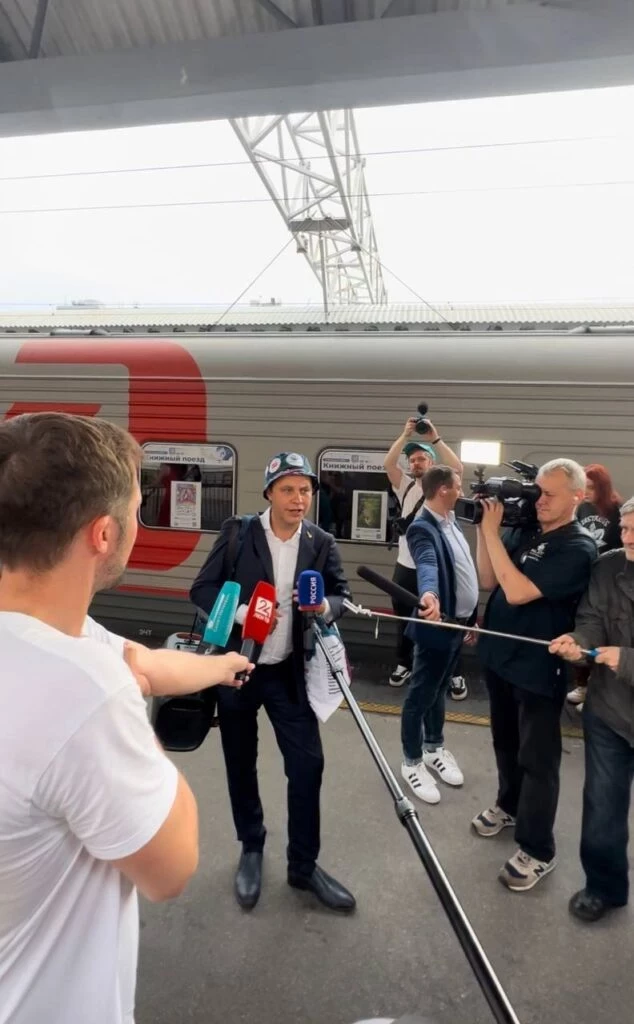 Фестивальное Движение «Книжные маяки России» запустил масштабный книжный проект «Читающий август»