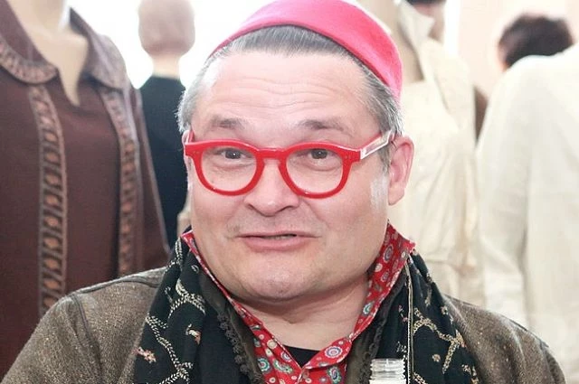 Историк моды Александр Васильев умудряется зарабатывать и в России и на русофобии