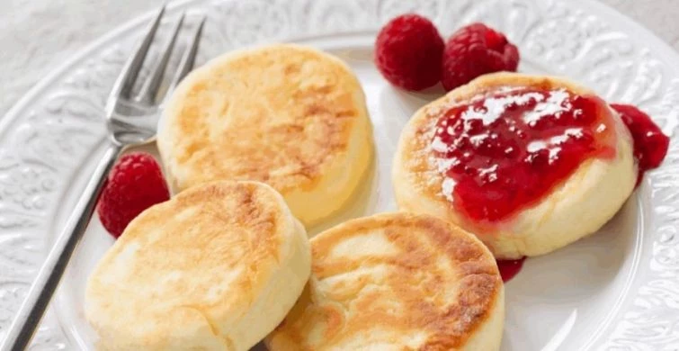 Сырники с картошкой, творогом и изюмом, которые можно без труда приготовить в домашних условиях
