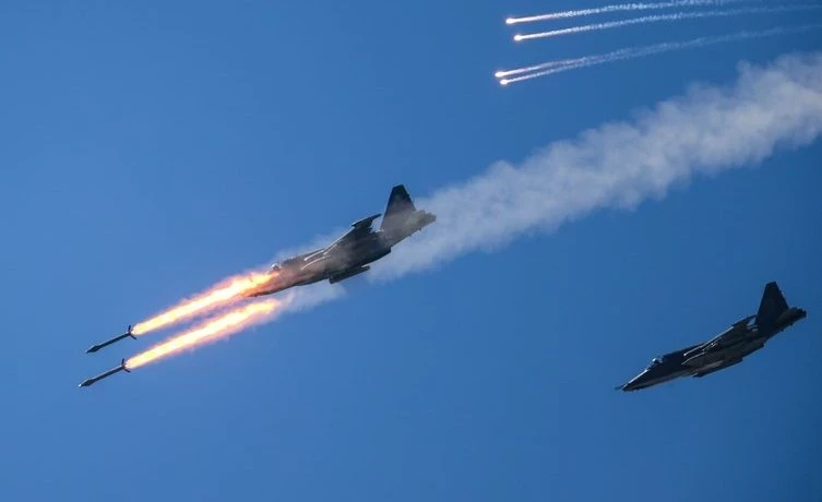 Это вам за корабль: российский военный самолёт уничтожил американский катер с десантниками-боевиками у Змеиного острова