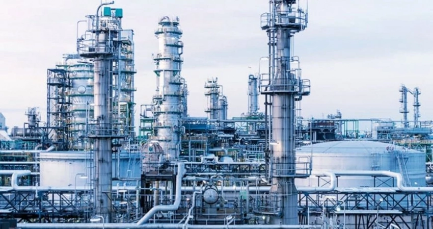 Август не показал увеличения объемов переработки нефти на российских НПЗ