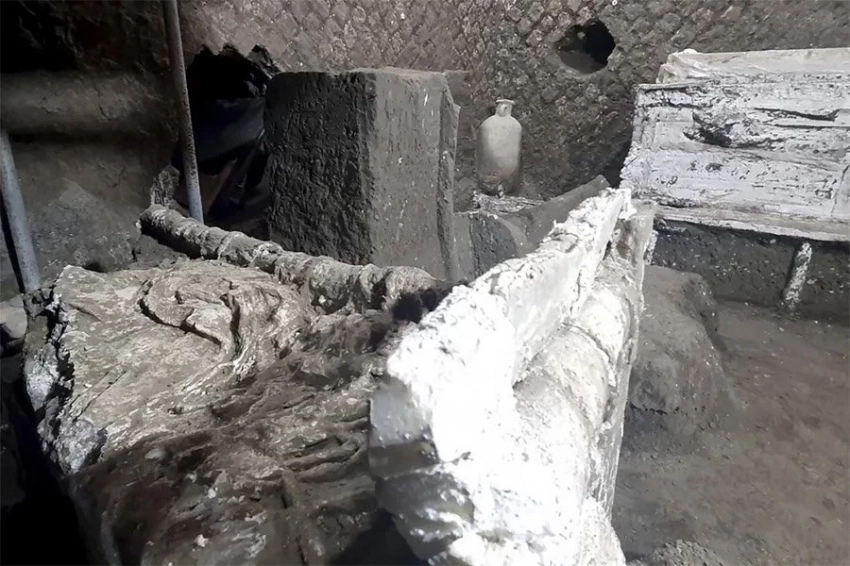 Археологи нашли под Помпеями спальню, использовавшуюся рабами