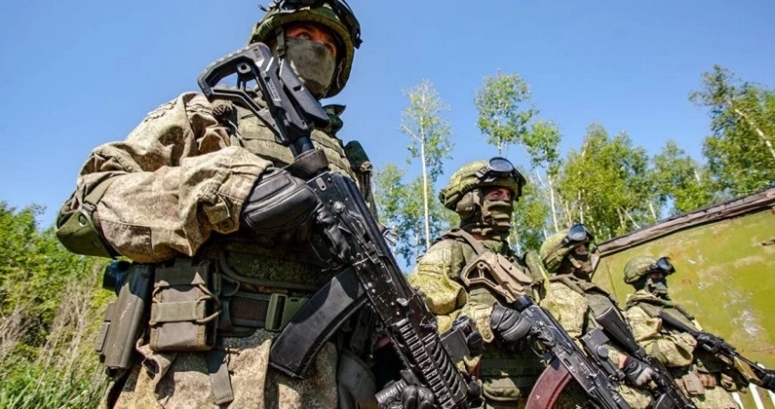 В День спецназа внутренних войск, 29 августа, можно отправить тематические поздравления виновникам торжества