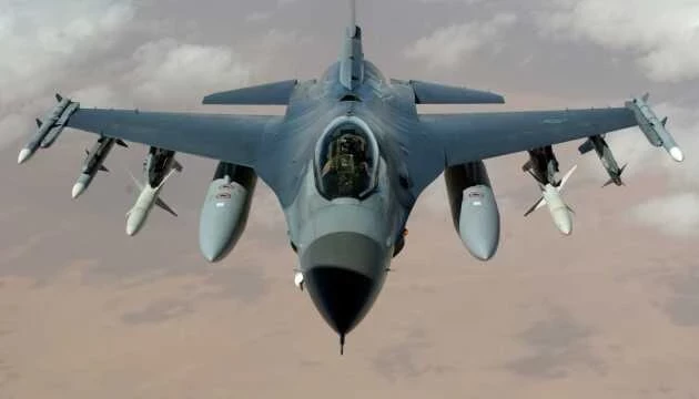 Обучение украинцев пилотированию F-16 превратилось в фарс