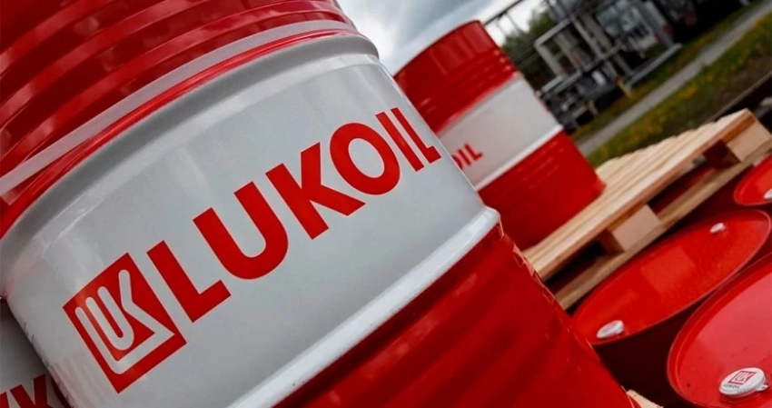 Власти Болгарии поддержали идею прекращения поставок нефти из России на местный завод ЛУКОЙЛа