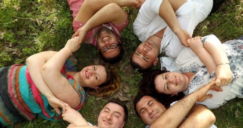 День новых друзей 19 октября 2023 года, National new friends day, отмечают жители США