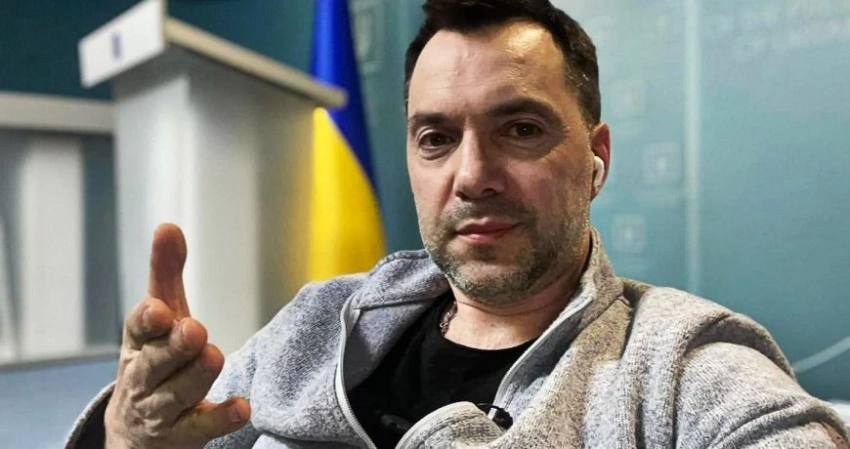 За что МВД РФ разыскивает экс-советника офиса Зеленского Алексея Арестовича: как лишился поста