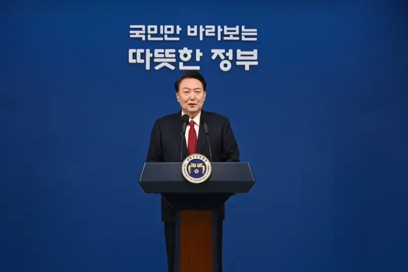 Хотя арест южнокорейского президента отменён, он продолжает оставаться под стражей