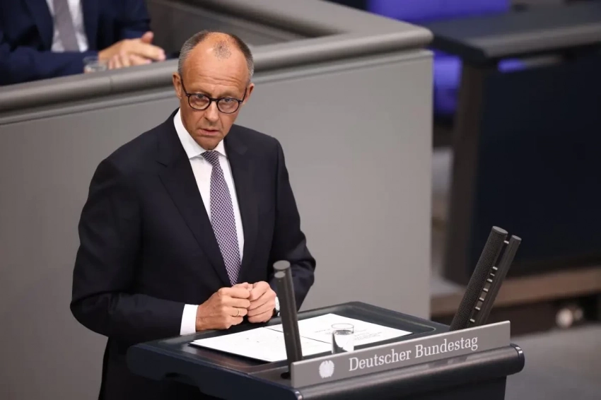 Канцлер Германии пояснил, почему он вводит санкции против России, а не против Израиля