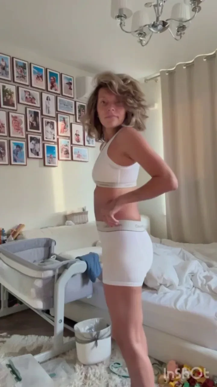 "Страшно, что в норму всё придёт не скоро". Регина Тодоренко показала фигуру спустя месяц после родов