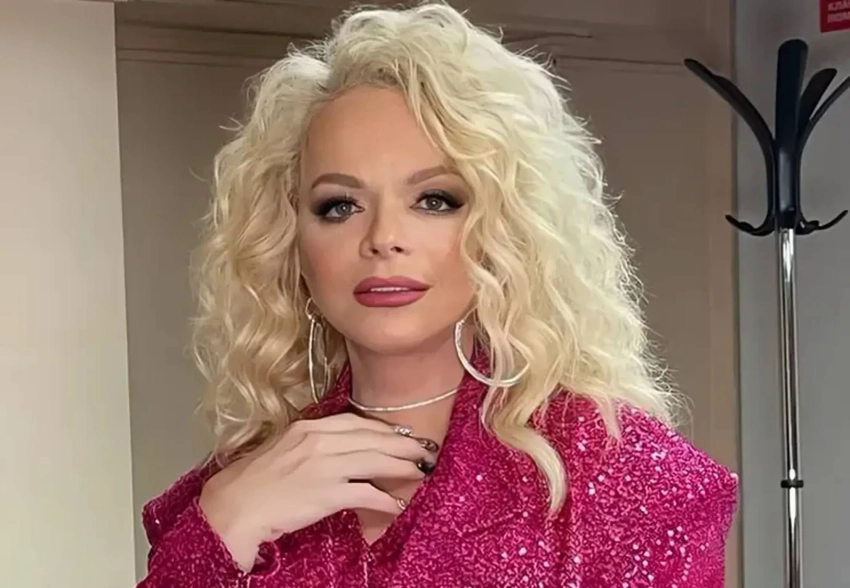 "Оказалась в роли распятого Христа". Иосиф Пригожин и Григорий Лепс поддержали Ларису Долину на фоне слухов о том, что сцену с ней могут вырезать из новогоднего фильма