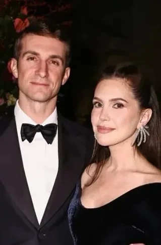 Редкий выход: Даша Жукова с мужем Ставросом Ниархосом посетили гала-вечер в Нью-Йорке