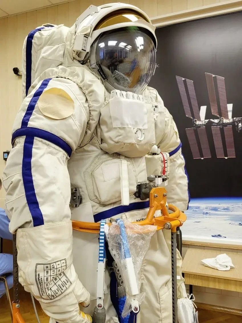Новейшие скафандры серии «Орлан-МКС» – космические корабли в миниатюре