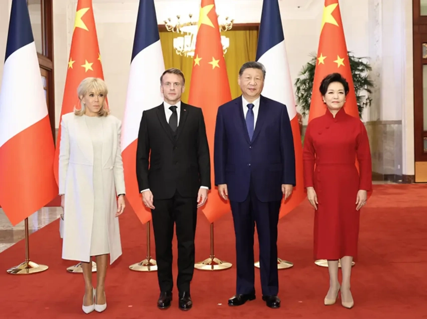 Китайцы обсуждают чёрный галстук Макрона на встрече с председателем Си