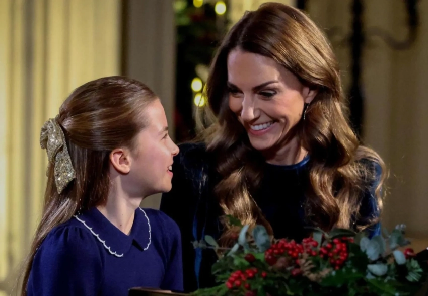 Кейт Миддлтон и принцесса Шарлотта сыграли дуэтом на фортепиано