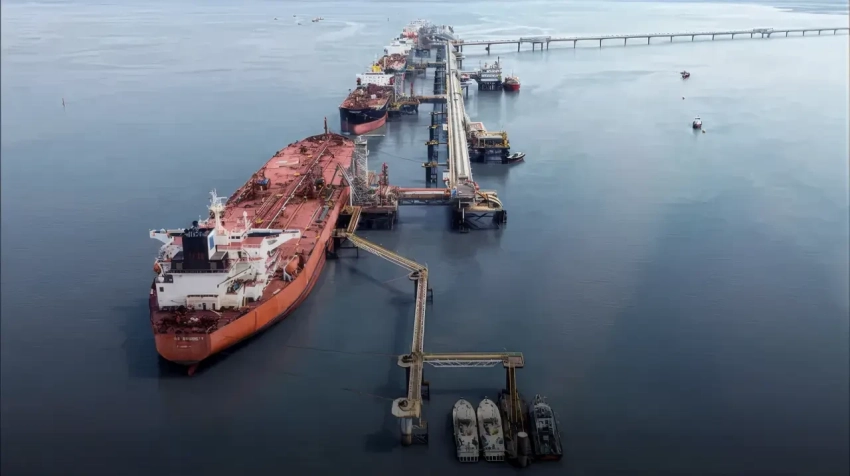 Bloomberg: крупнейший частный НПЗ в Индии возобновил закупки российской нефти