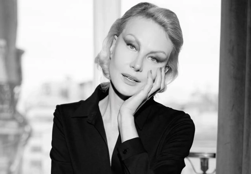 Мысли о возрасте и песня от Земфиры*: Рената Литвинова показала, как празднует 59-летие