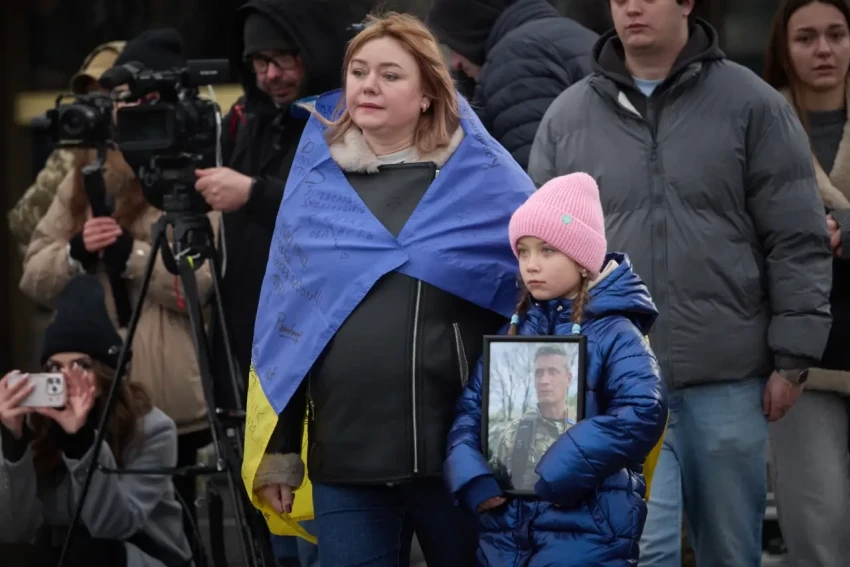 Киевский режим хочет возложить вину за потерю территорий на украинский народ