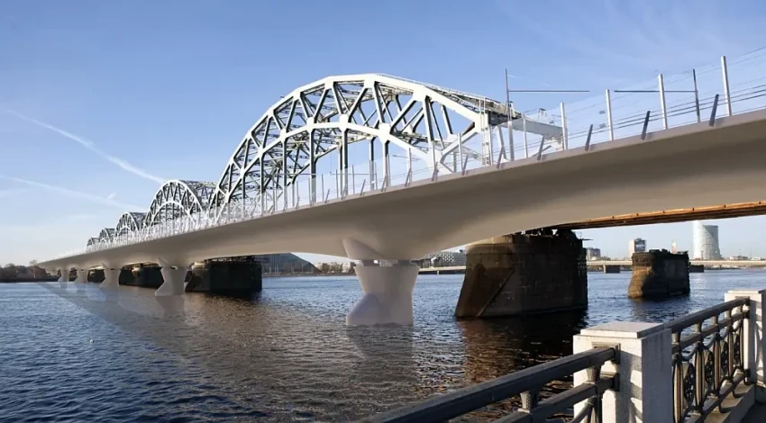 Поторопились: в Латвии остановили строительство моста для переброски войск НАТО