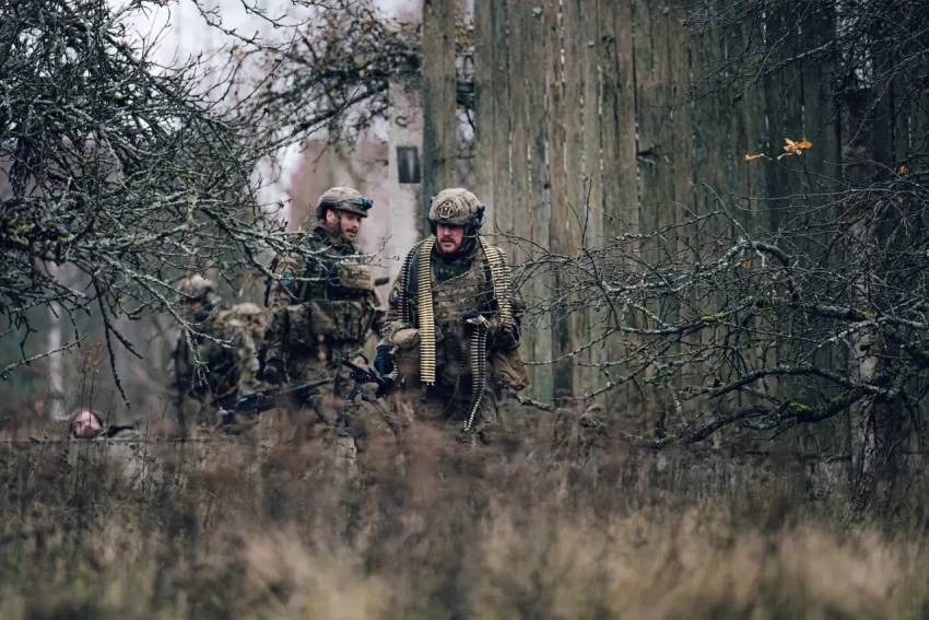 На случай нападения России военные Латвии готовятся быстро разрушить свои дороги