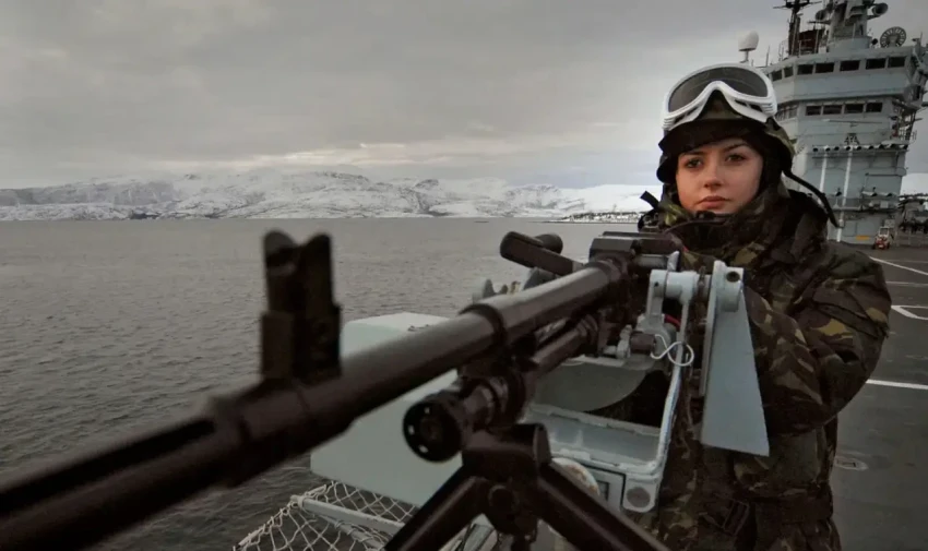 Британский флот запретил морякам на кораблях пить алкоголь каждый день