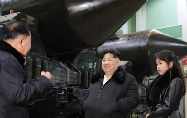 В Южной Корее заявили, что дочь Ким Чен Ына возглавила ядерные силы КНДР
