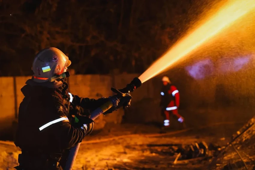 Зеленский анонсировал новые операции СБУ, ВС РФ ответили ударами по ТЭК