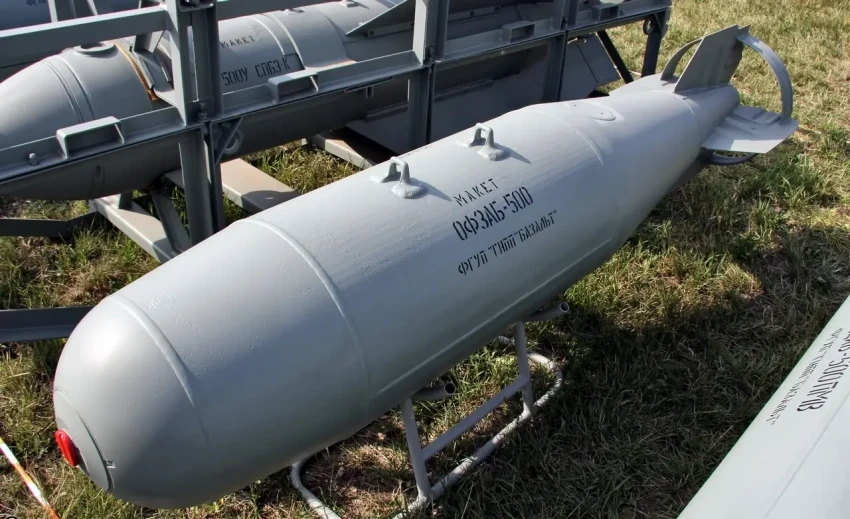 Российские ВКС начали применять зажигательные авиабомбы ОФЗАБ-500 по окопам ВСУ