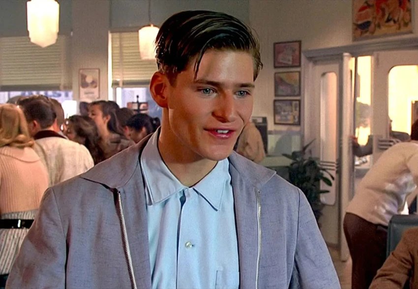 Ассистентка звезды фильма "Назад в будущее" заявила, что он держал её в секс-рабстве