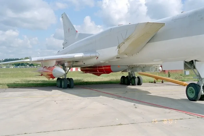 ВКС РФ нанесли ракетный удар по средствам РЭР на острове Змеиный в Чёрном море