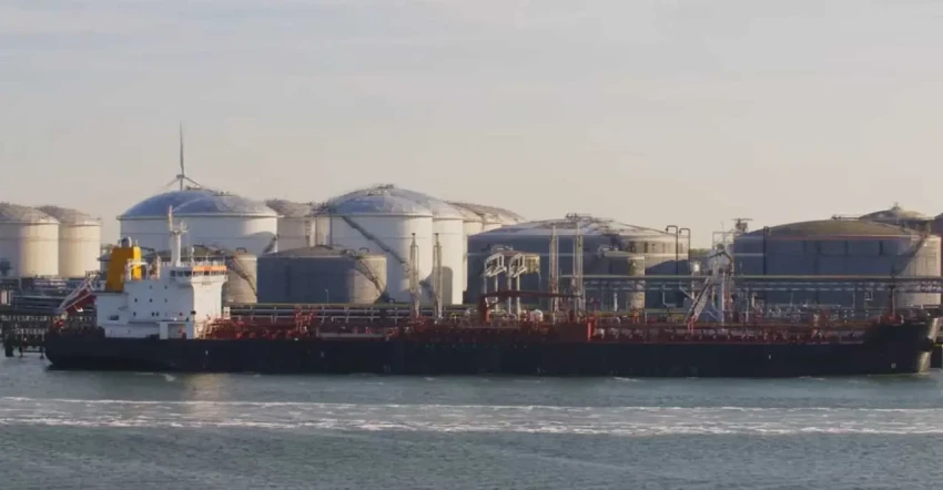 Шведская пресса: все решения по потолку цен на российскую нефть провалились