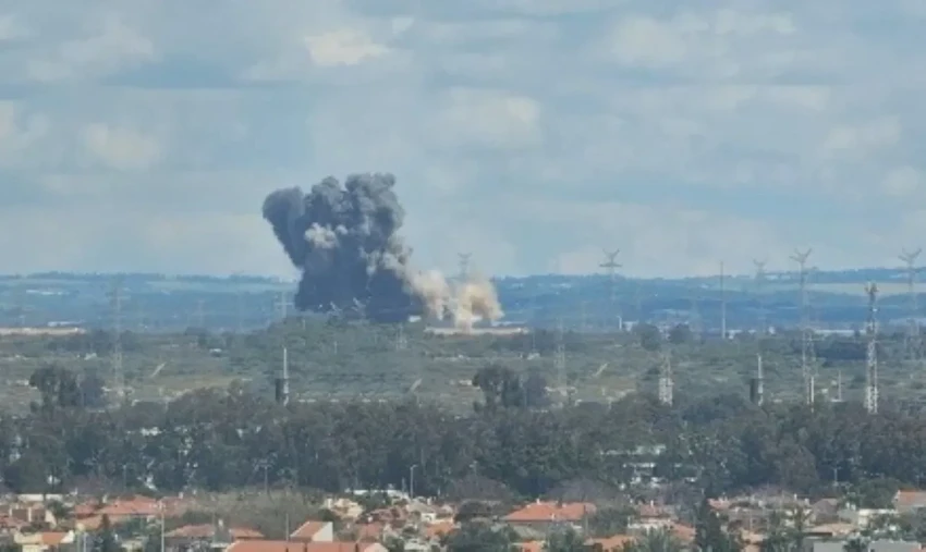 Показан момент удара иранской ракеты по крупнейшей ТЭС Израиля