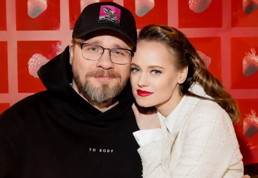 Гости из Comedy Club и торт в виде собаки: Катерина Ковальчук устроила вечеринку-сюрприз для мужа Гарика Харламова в честь его 45-летия