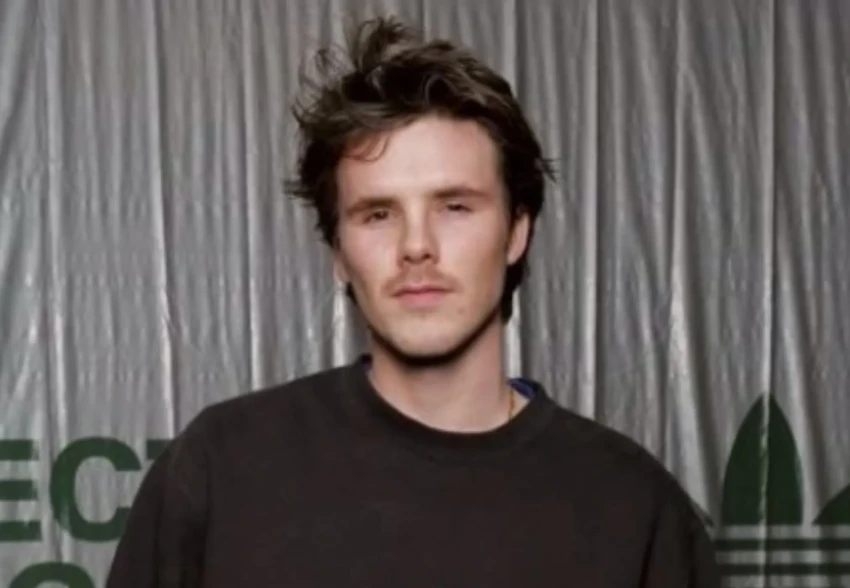 Круз Бекхэм рассказал про идеальные отношения с родителями на фоне обвинений брата в их адрес