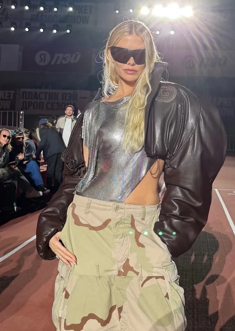 Елена Перминова намекнула на помолвку с бойфрендом Тарасом Романовым